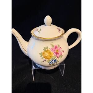 Richard Ginori Vecchio Itailian flowers teapot